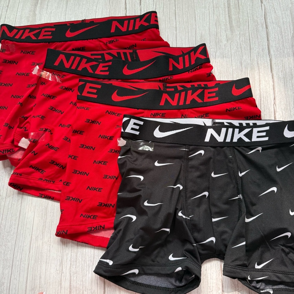 New Boy's NIKE Set Of 4 Boxer Brief